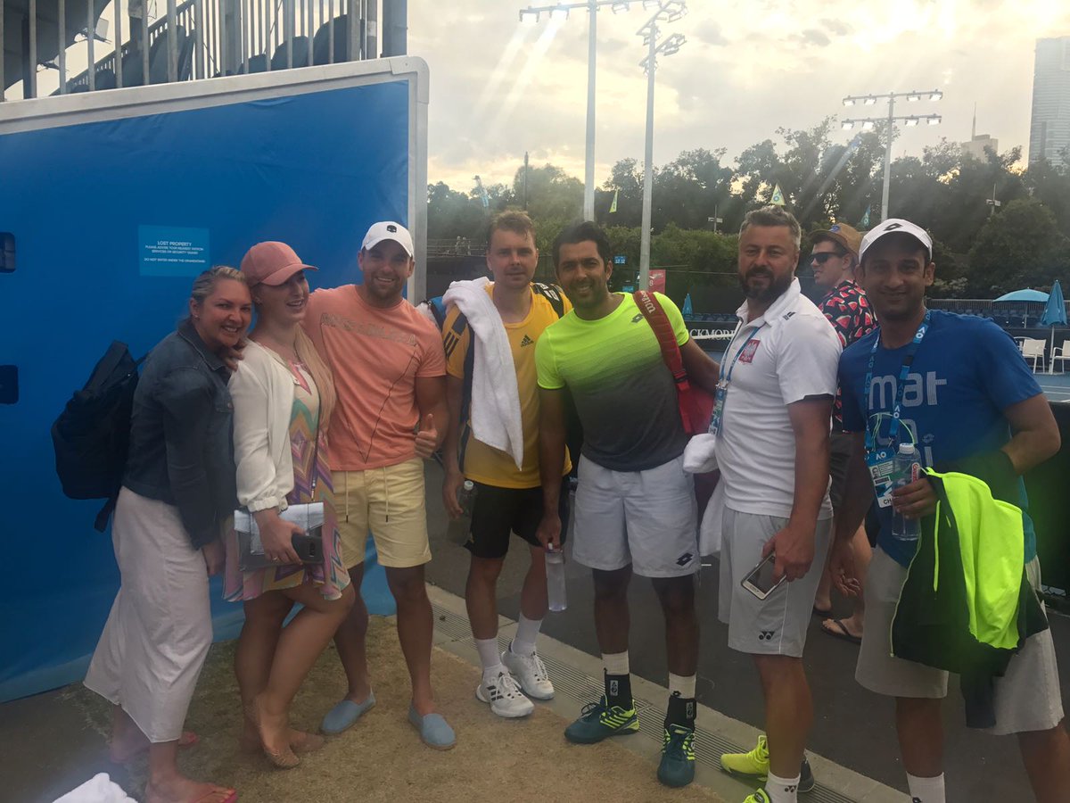 Australian Open :Aisam faces Bryan brothers in doubles quarterfinals