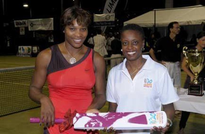 Serena shows her cricketing skills