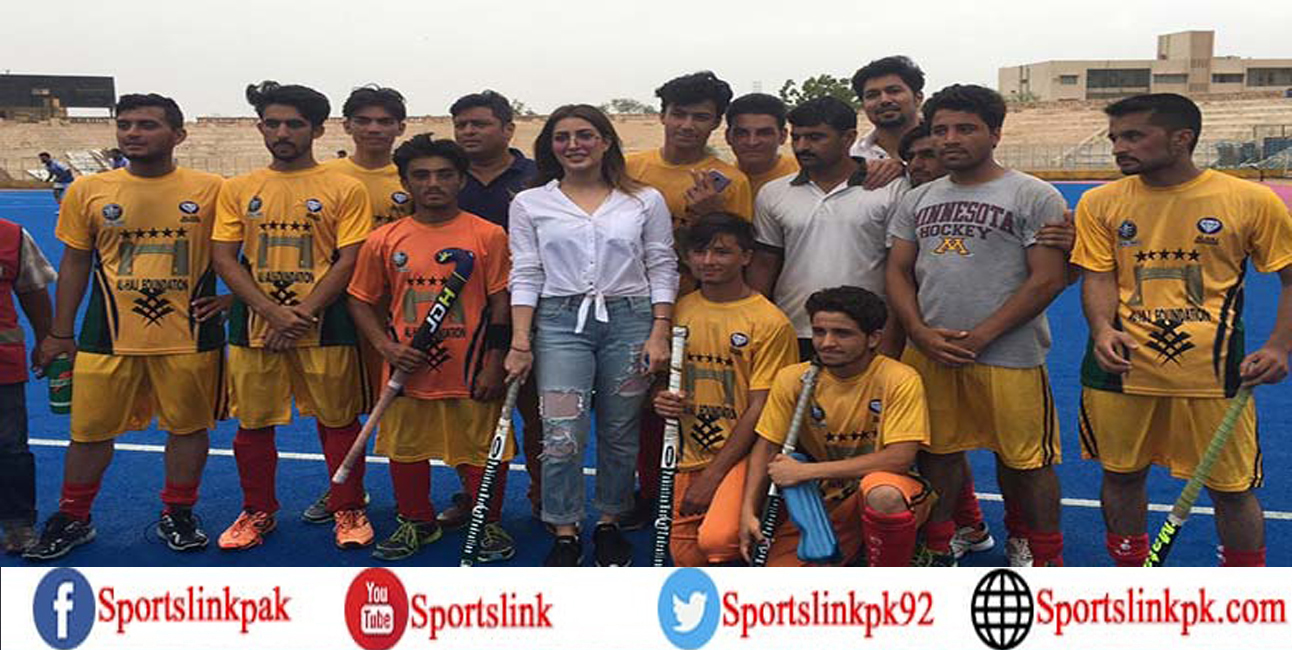 Mehwish Hayat vows to raise voice for Pakistan hockey, pays surprise visit to stadium