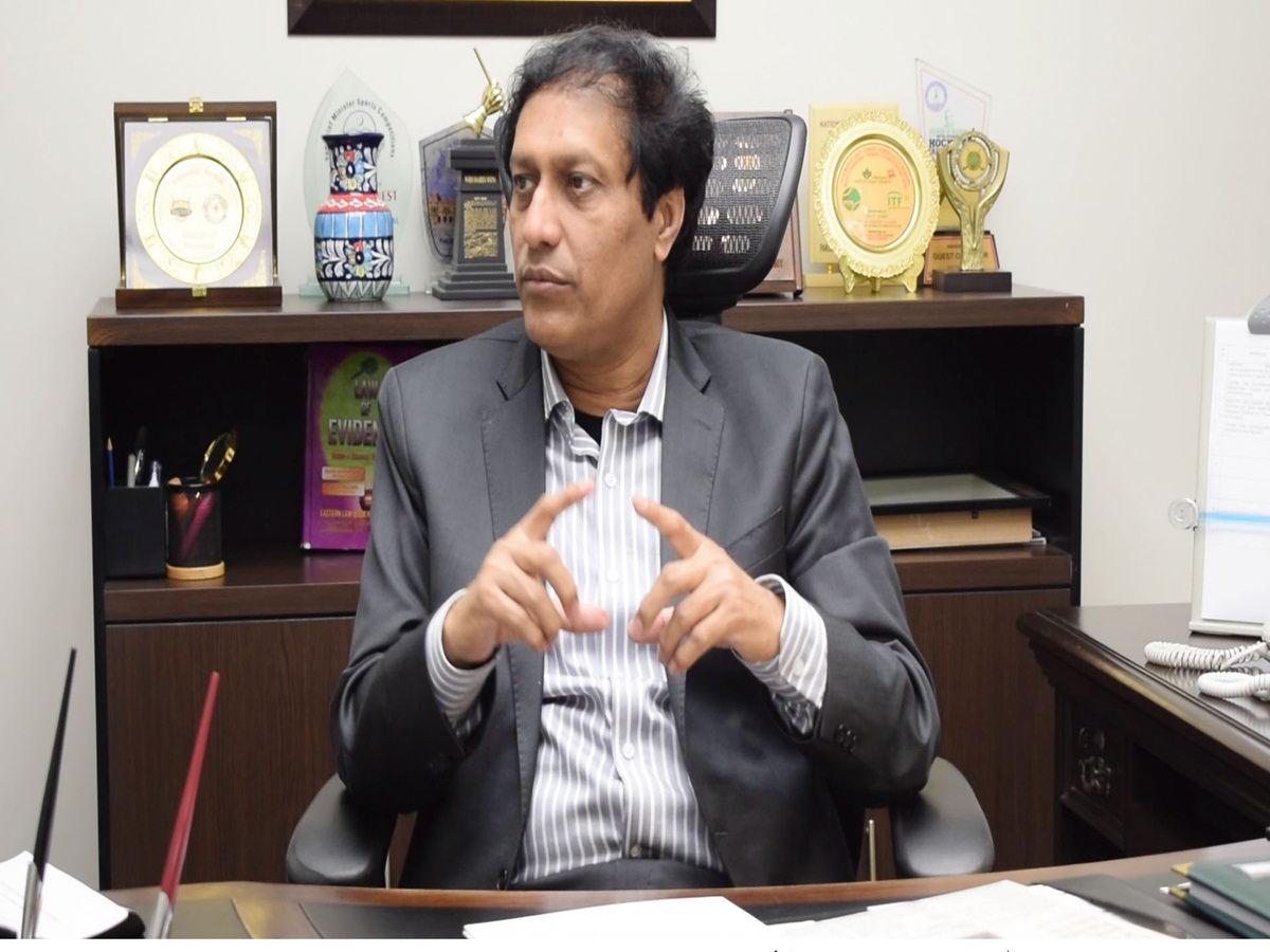 Over 300 students present eye-catching performances under the leadership of Director General Sports Punjab Javed Chohan National Horse &amp; Cattle Show management greets Director General Sports Punjab Javed Chohan over lively performance during Peace Sho