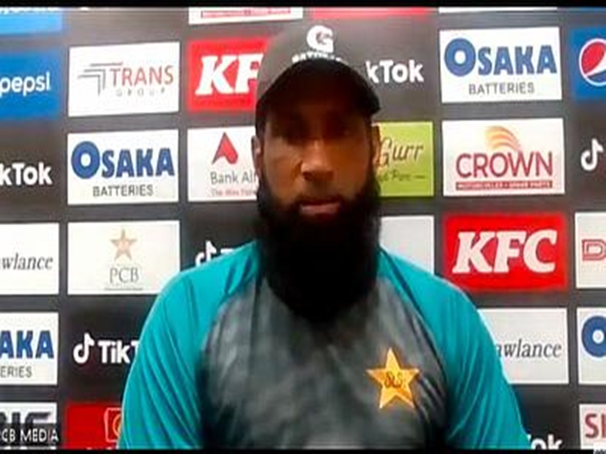 Yousuf speaks to media on day-four of Lahore Test