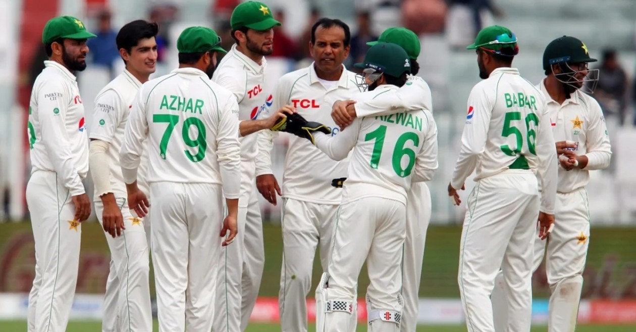 Secretary Sports and Youth Affairs Punjab Asadullah Faiz and Director General Sports Punjab Muhammad Tariq Qureshi greet Pakcricket team on winning historic Test match against Sri Lank