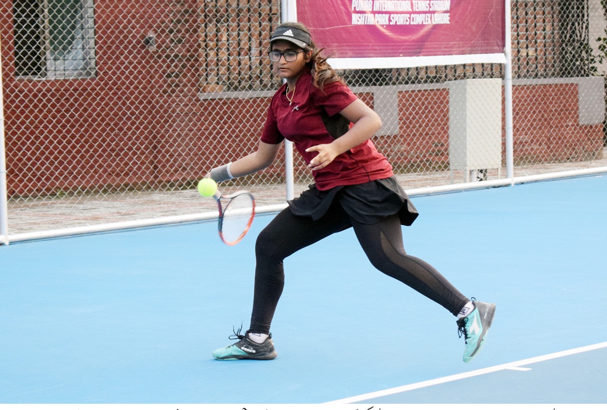 Punjab Open Tennis Championship 2022 concludes at State-of-the-Art Tennis Courts Director General Sports Punjab Muhammad Tariq Qureshi distributes prizes among the prominent performers