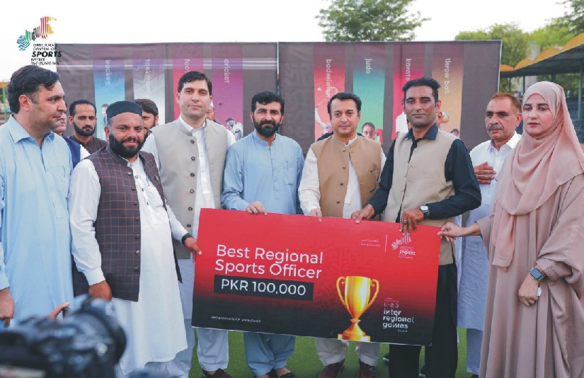 Kashif Farhan honor with Best Regional Sports Officer Award