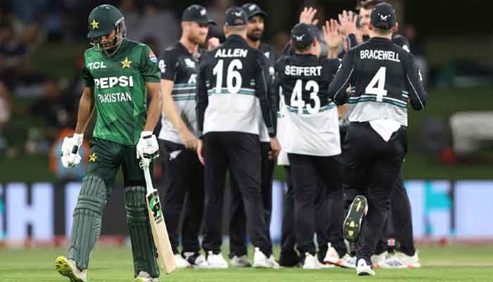 Pakistan Lost 4th T20 Against New Zealand