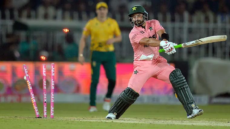 Pakistan slump to third straight T20 defeat against South Africa amid mounting criticism