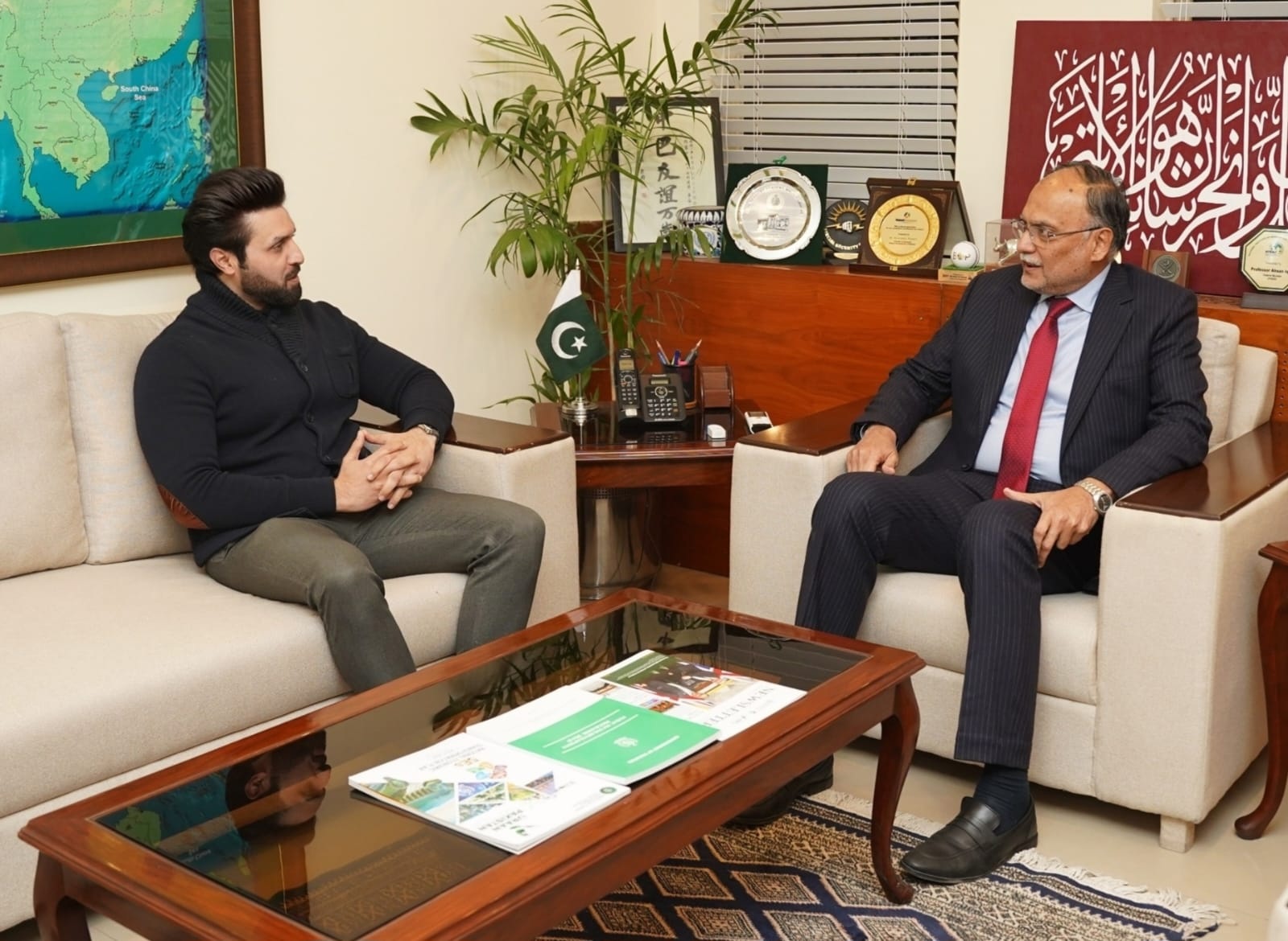 Mohsin Nawaz presents youth development platform to Federal Minister Ahsan Iqbal