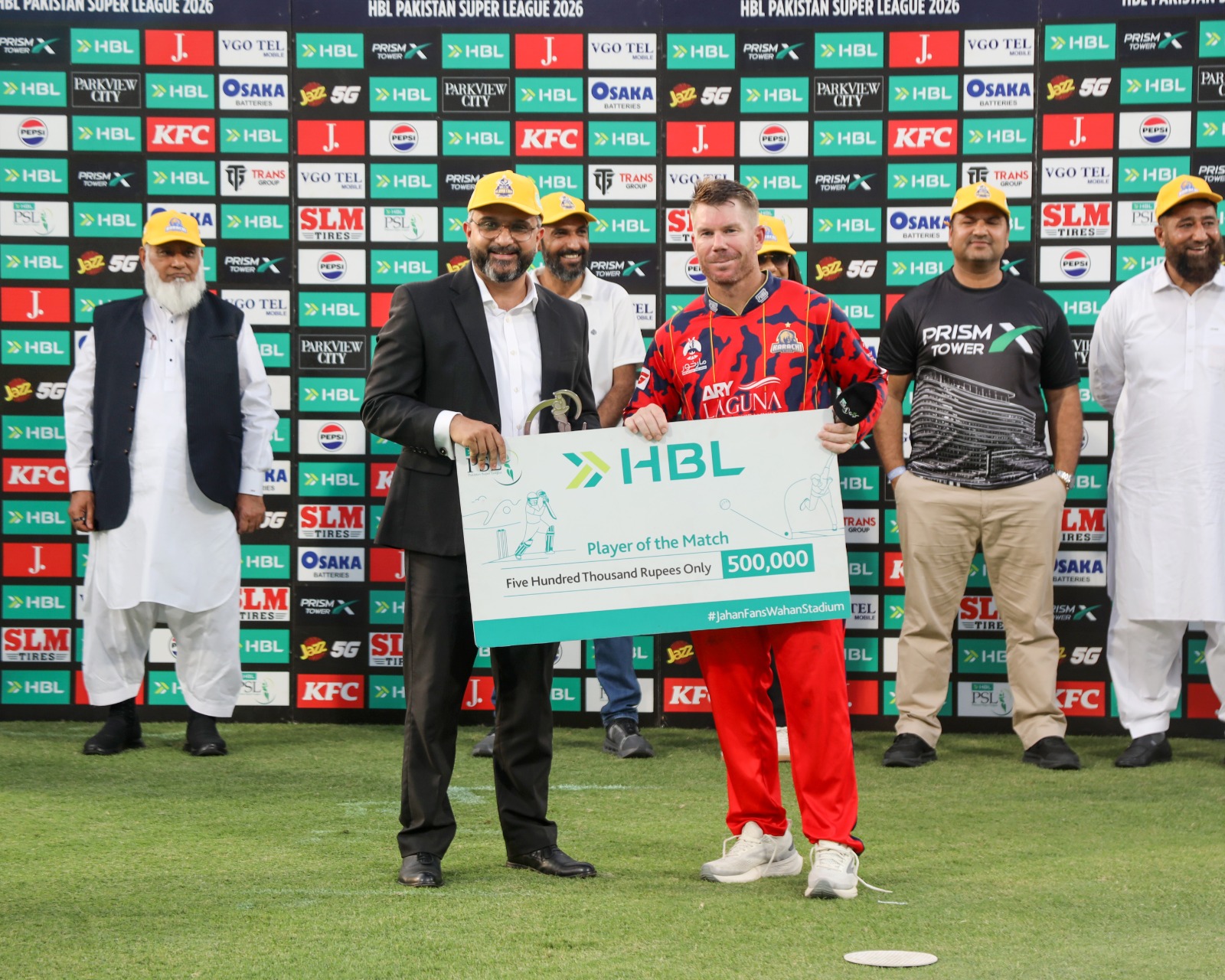Clinical Karachi crush Quetta to clinch playoff lifeline