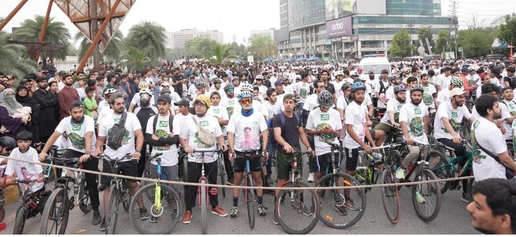 Sahiwal’s Akhtar, Karachi’s Ali crowned champions in CM’s Mega Marathon & Cycling Gala