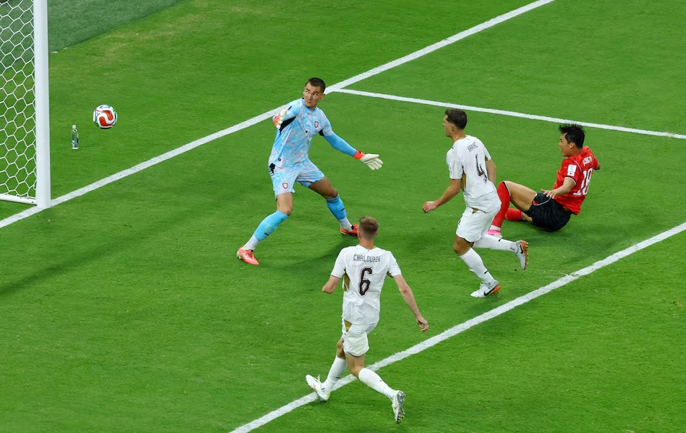 Hwang and Oh spark South Korea’s dramatic World Cup fightback