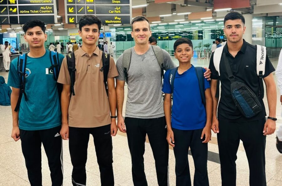 Pakistan Squash Team Departs for Egypt for Egyptian Junior Open