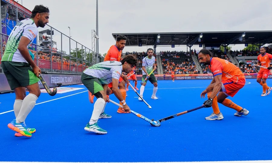 Pakistan crash out of Hockey World Cup with gruelling defeat against India